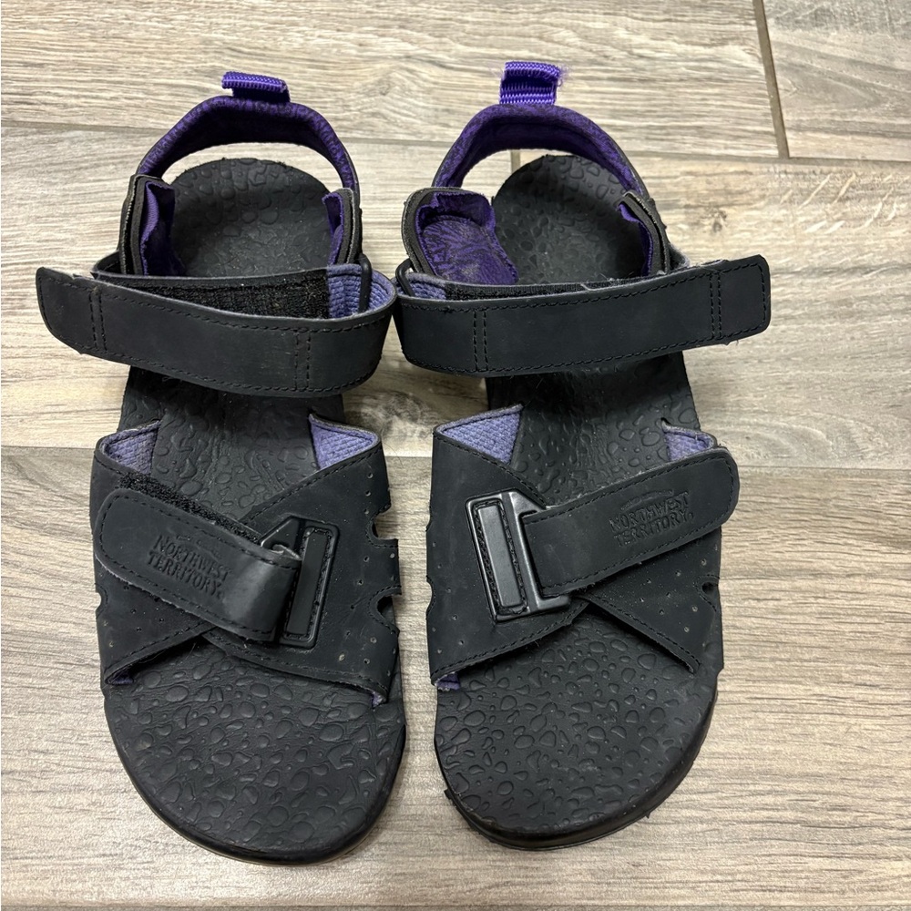 Northwest Territory Black and Purple Women's Sandals